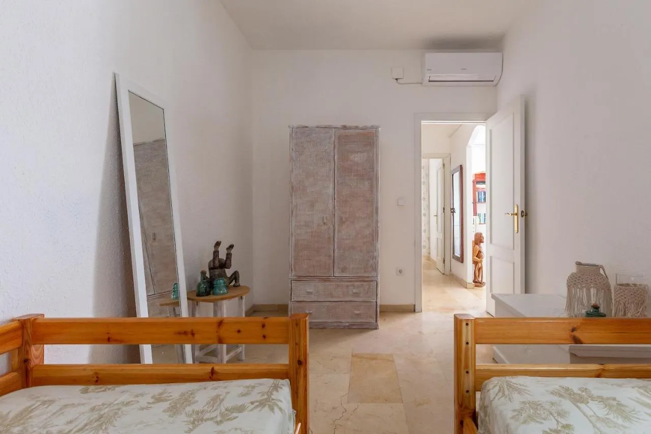 Central Apartment With Two Bedrooms And A Patio Malaga