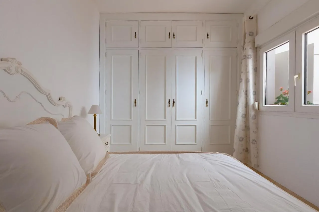 Central Apartment With Two Bedrooms And A Patio Malaga