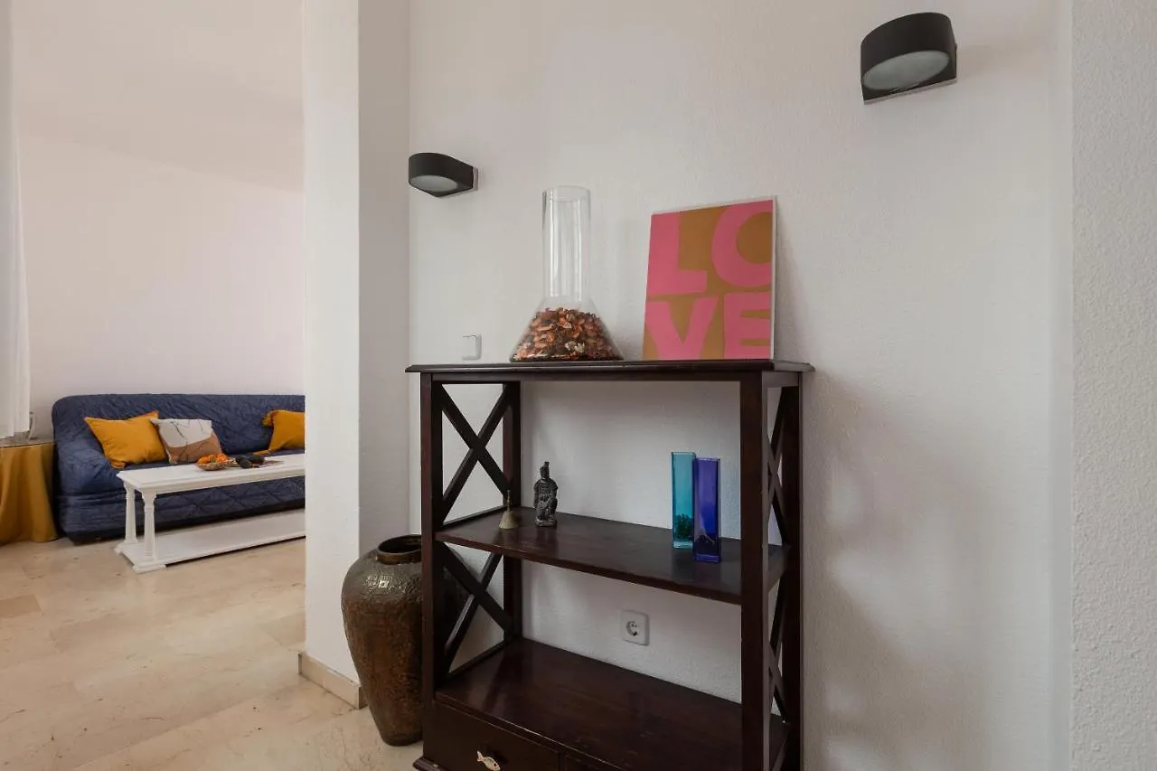 Central Apartment With Two Bedrooms And A Patio Malaga