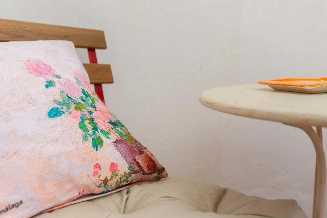 מאלגה Central Apartment With Two Bedrooms And A Patio