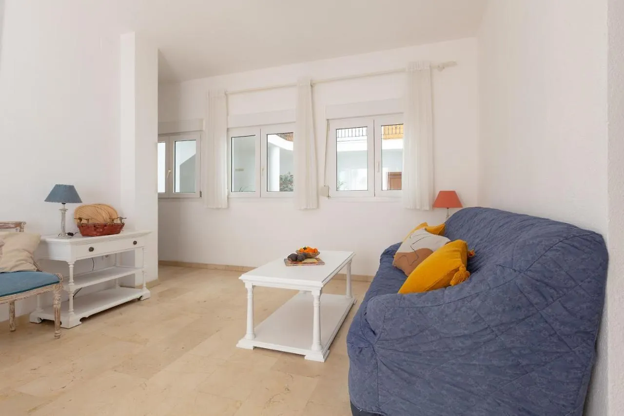 מאלגה Central Apartment With Two Bedrooms And A Patio